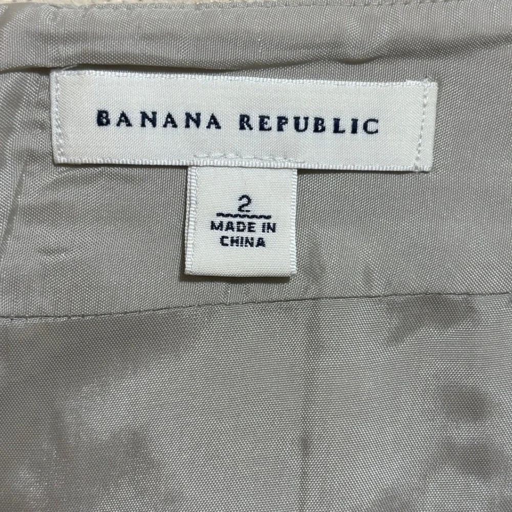 Banana Republic brand banana